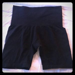 NWOT Yummie by Heather Thompson boy short